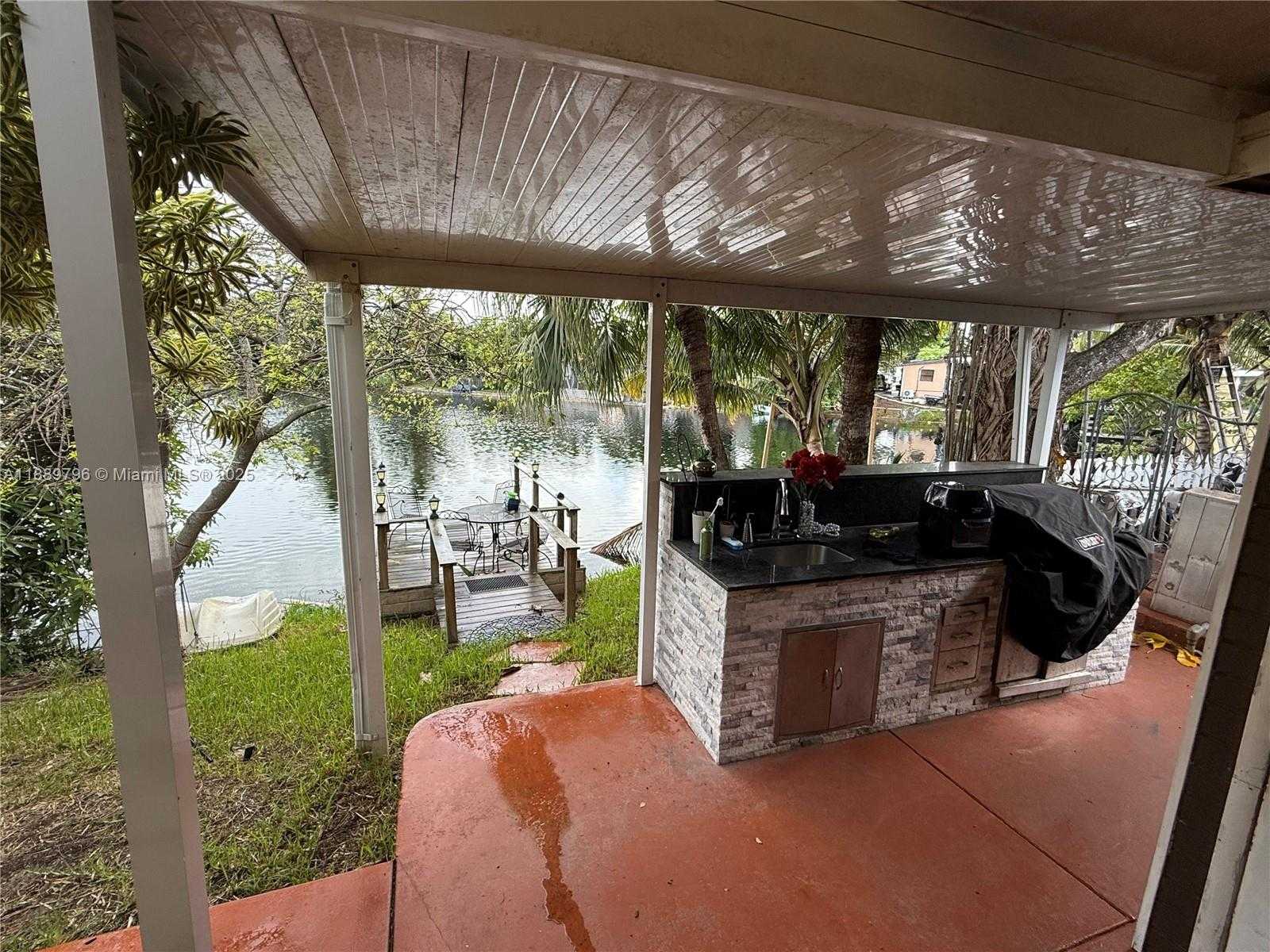 Small Image of 12850 SOUTH WEST 14TH ST, Miami Number 4