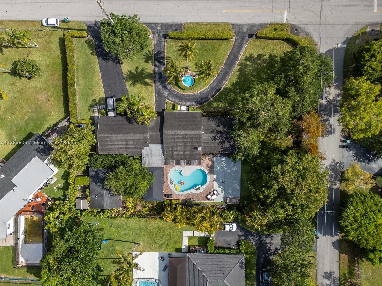 Small Image of 8500 SOUTH WEST 70TH ST, Miami Number 32