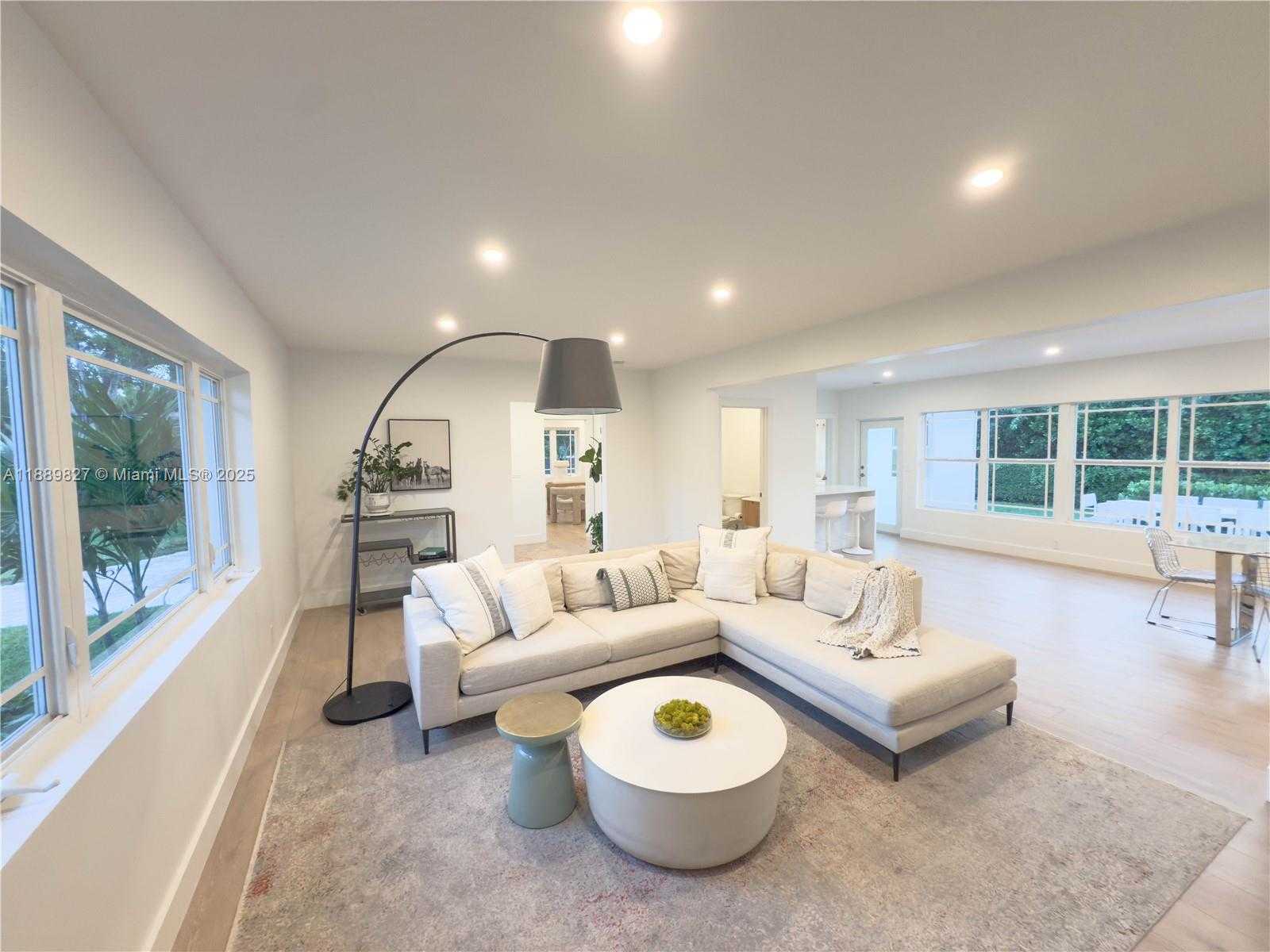 Small Image of 1300 NORTH EAST 102ND ST, Miami Shores Number 3