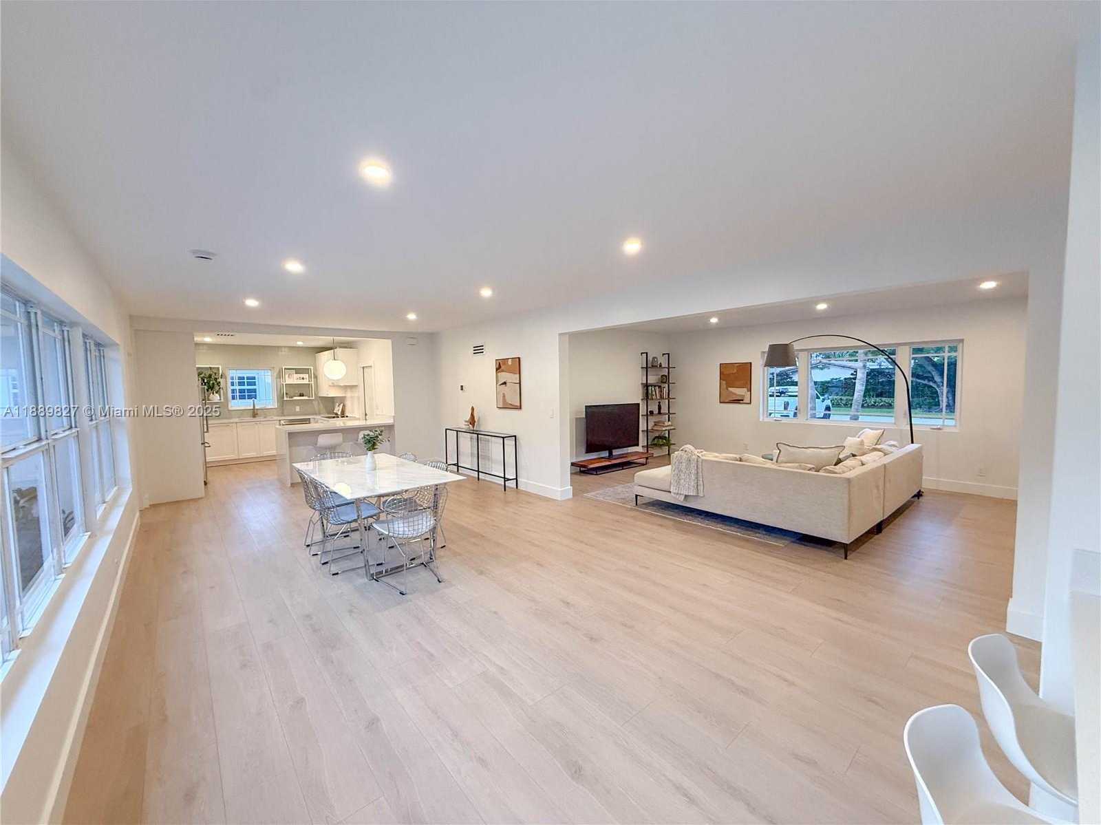 Small Image of 1300 NORTH EAST 102ND ST, Miami Shores Number 4