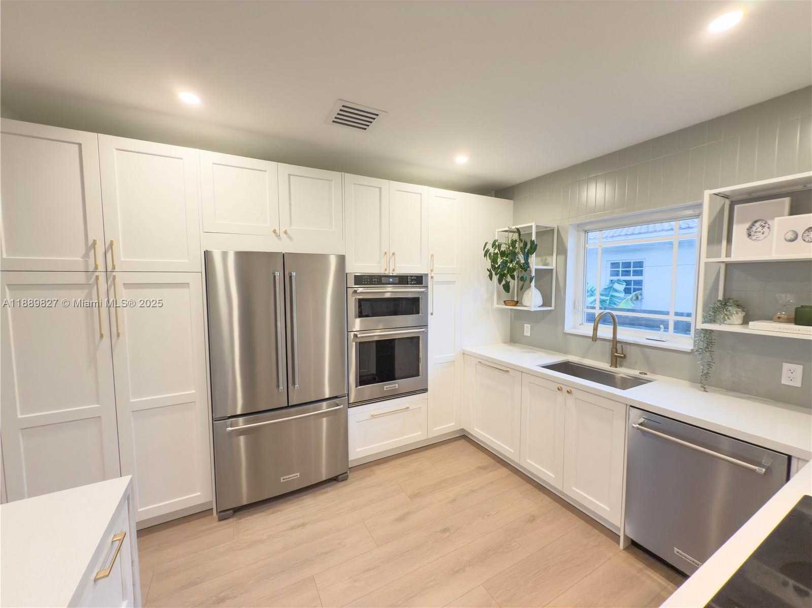 Small Image of 1300 NORTH EAST 102ND ST, Miami Shores Number 7