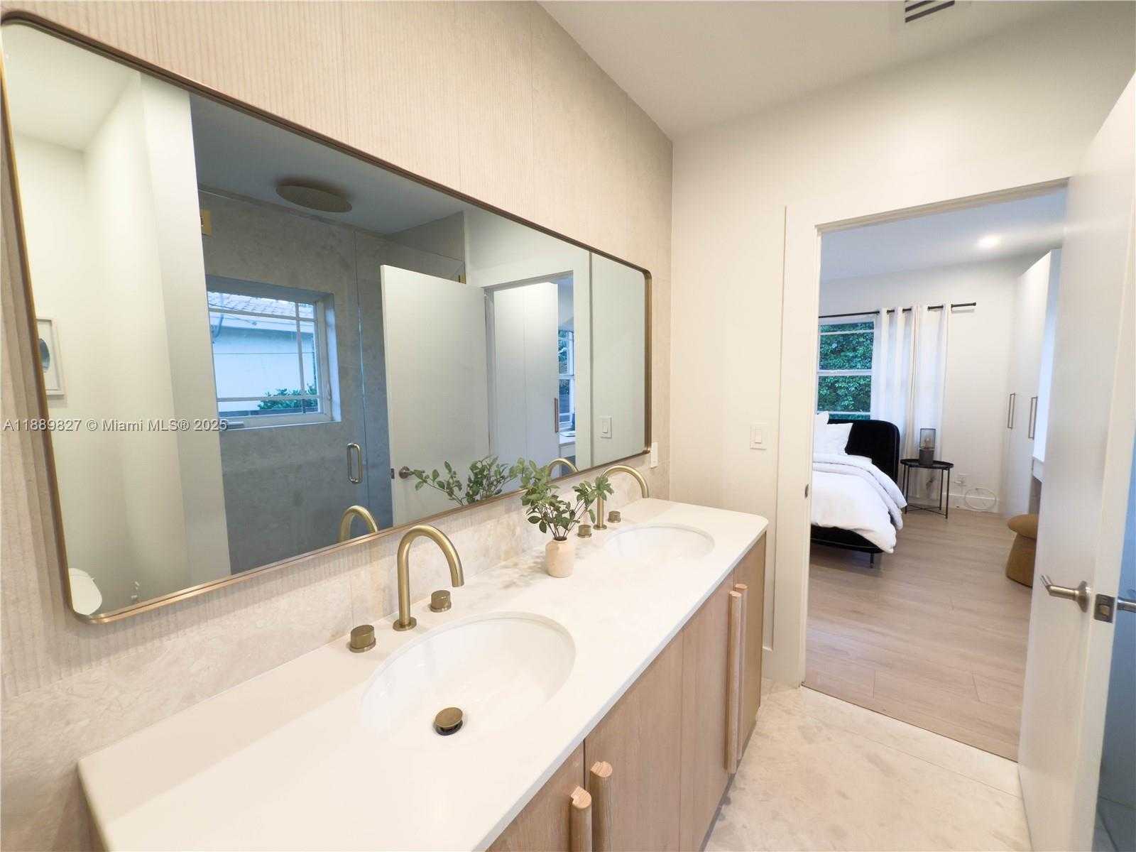 Small Image of 1300 NORTH EAST 102ND ST, Miami Shores Number 9