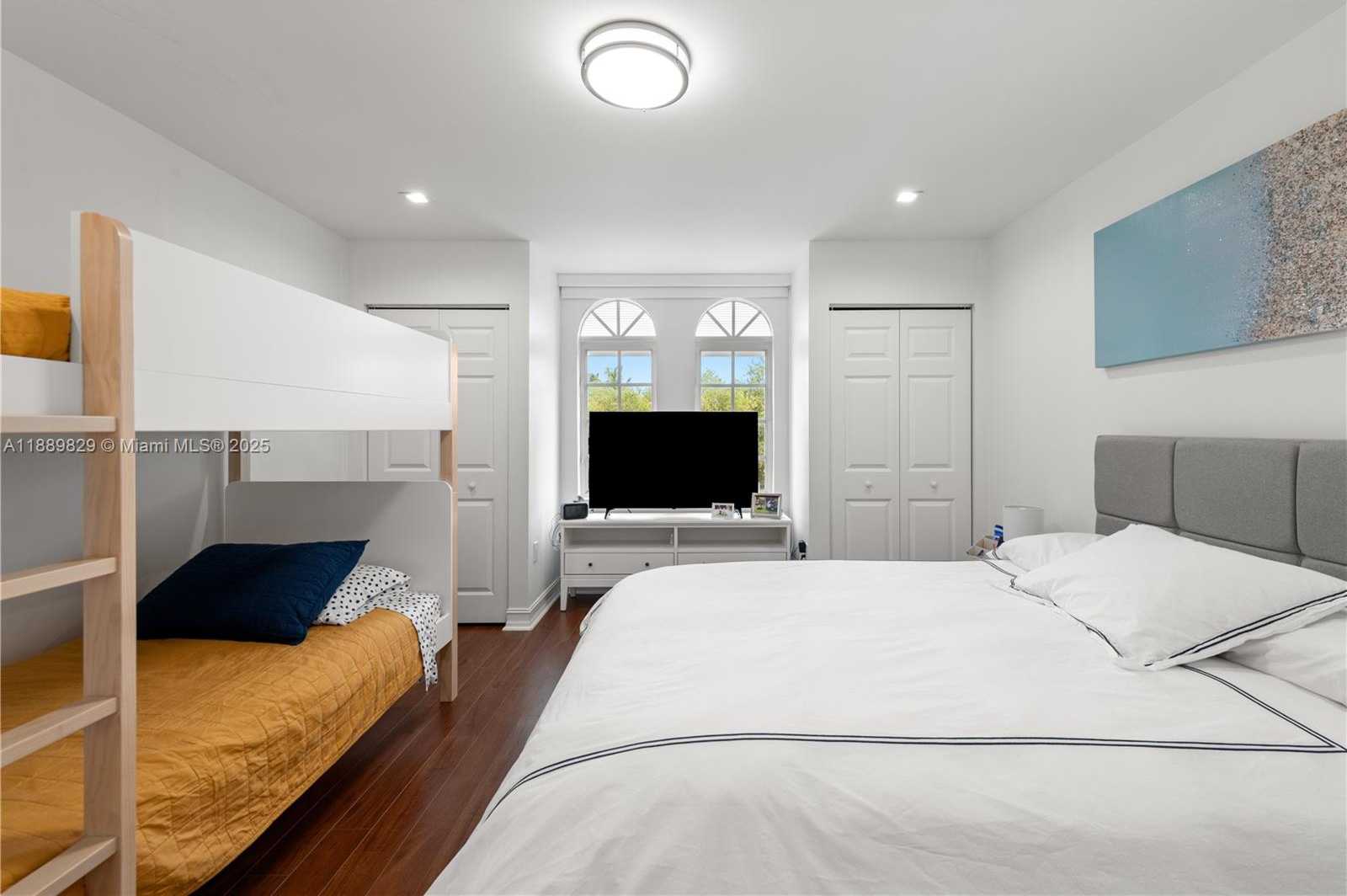 Small Image of 3172 NORTH EAST 211TH ST, Aventura Number 18