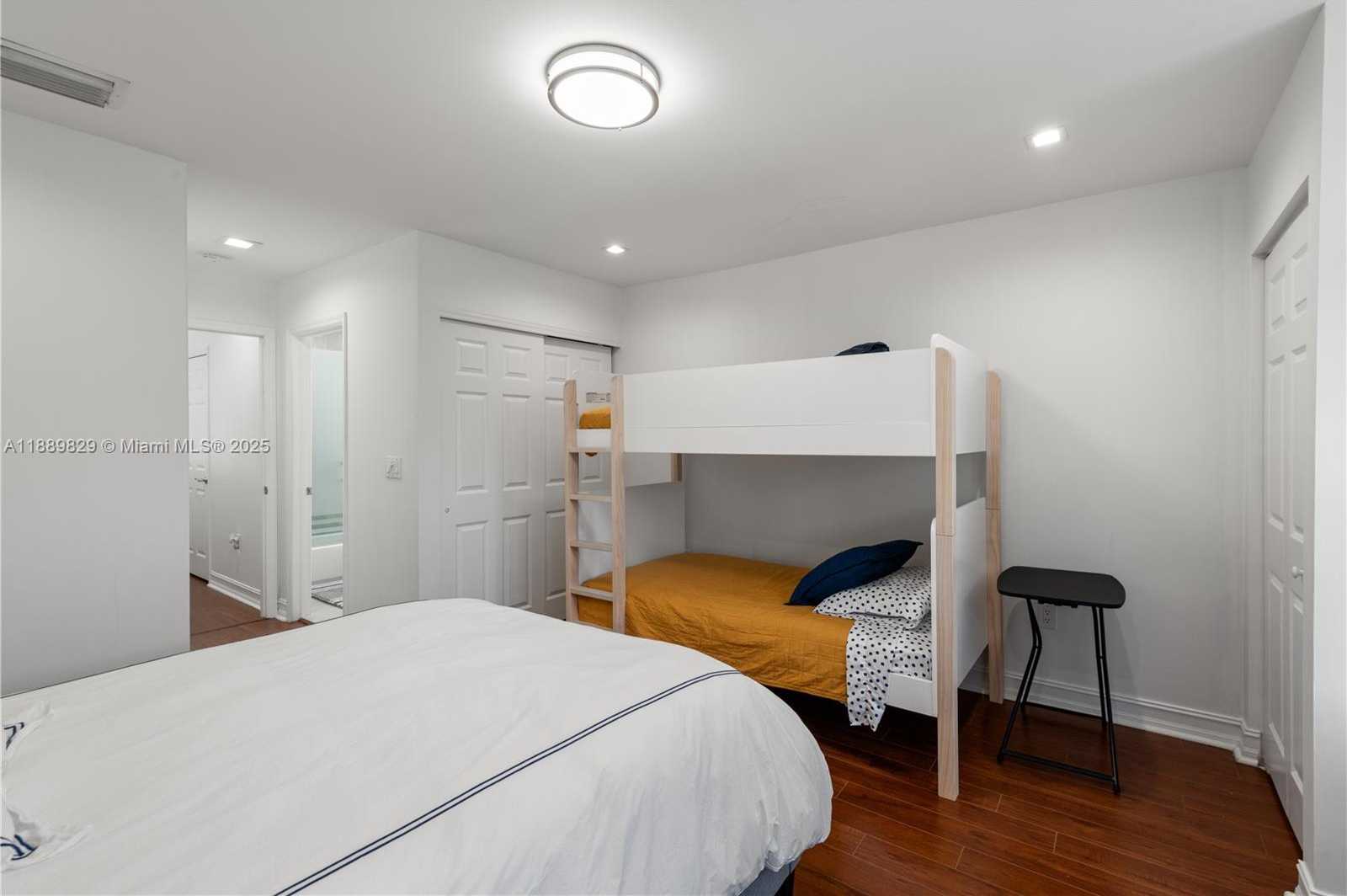 Small Image of 3172 NORTH EAST 211TH ST, Aventura Number 20