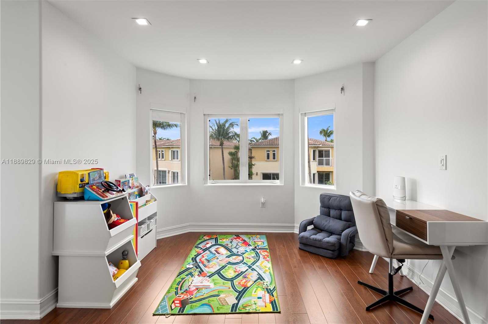 Small Image of 3172 NORTH EAST 211TH ST, Aventura Number 26