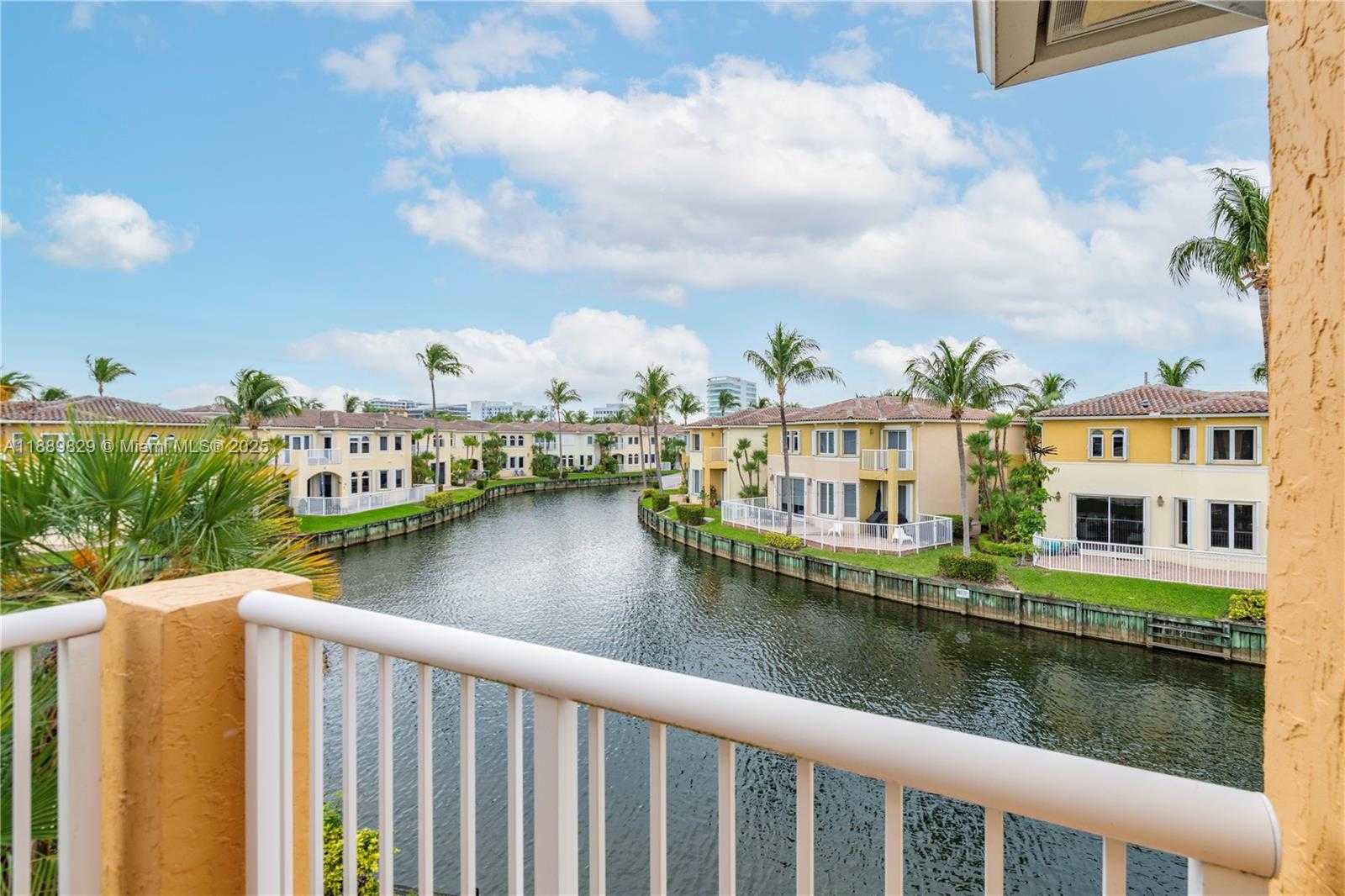 Small Image of 3172 NORTH EAST 211TH ST, Aventura Number 33