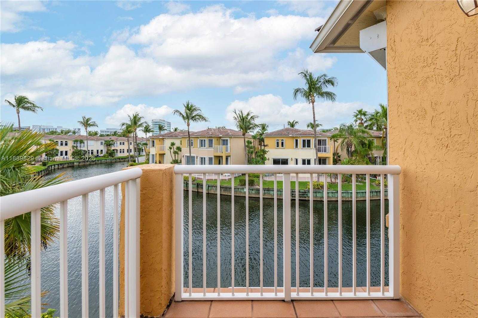 Small Image of 3172 NORTH EAST 211TH ST, Aventura Number 34