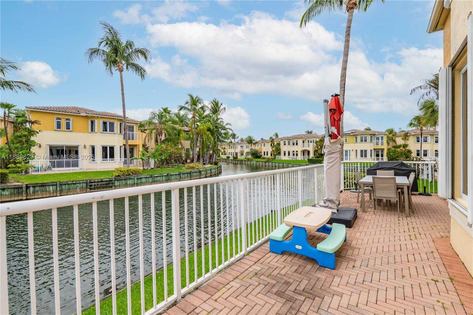 Small Image of 3172 NORTH EAST 211TH ST, Aventura Number 37