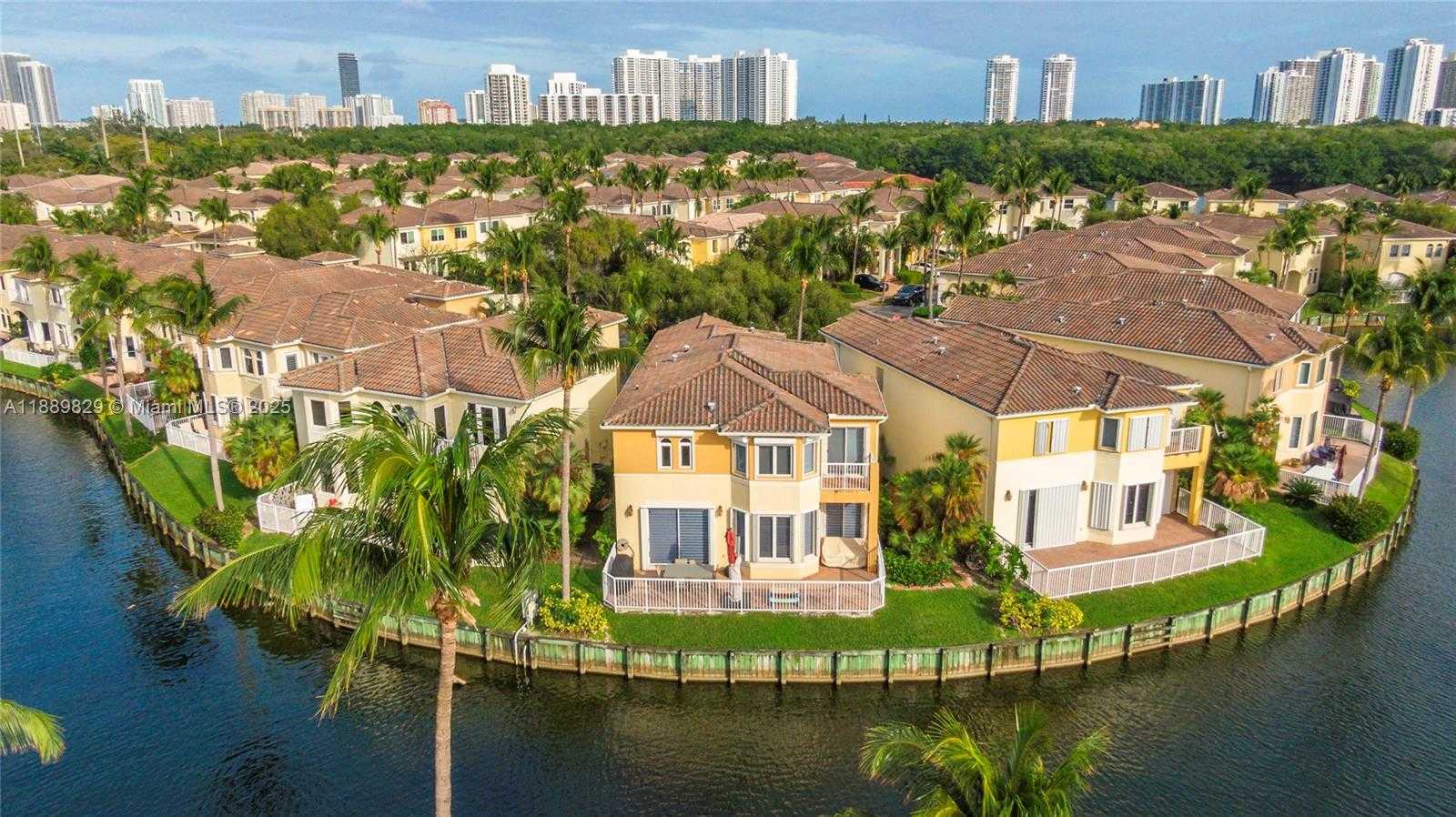 Small Image of 3172 NORTH EAST 211TH ST, Aventura Number 38