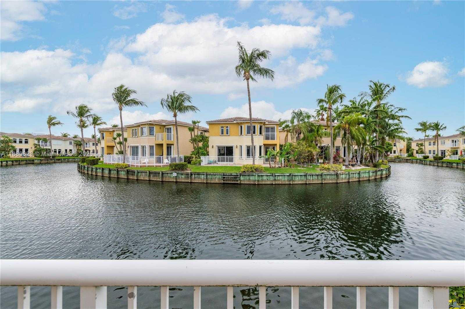 Small Image of 3172 NORTH EAST 211TH ST, Aventura Number 43