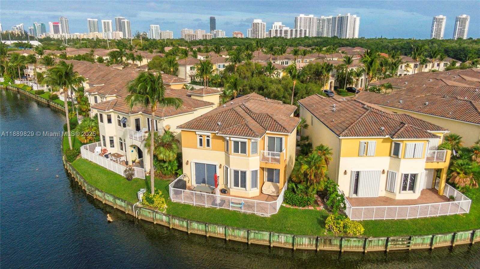 Small Image of 3172 NORTH EAST 211TH ST, Aventura Number 44