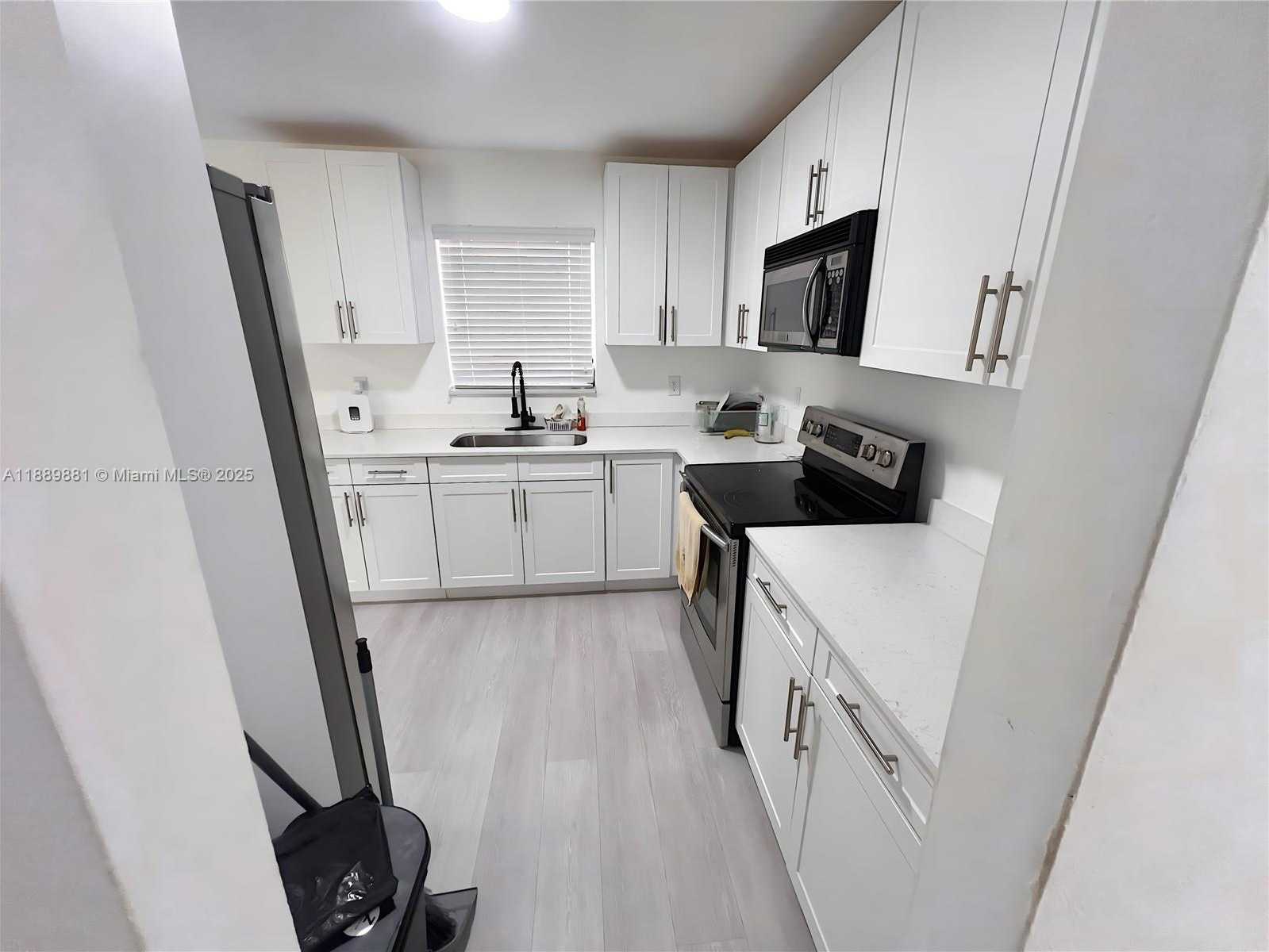 Small Image of 3361 NORTH WEST 5TH PL, Lauderhill Number 6