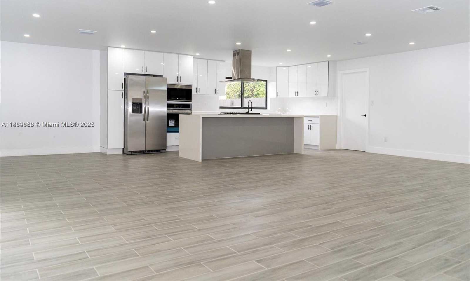 Small Image of 12920 SOUTH WEST 81 ST, Miami Number 4