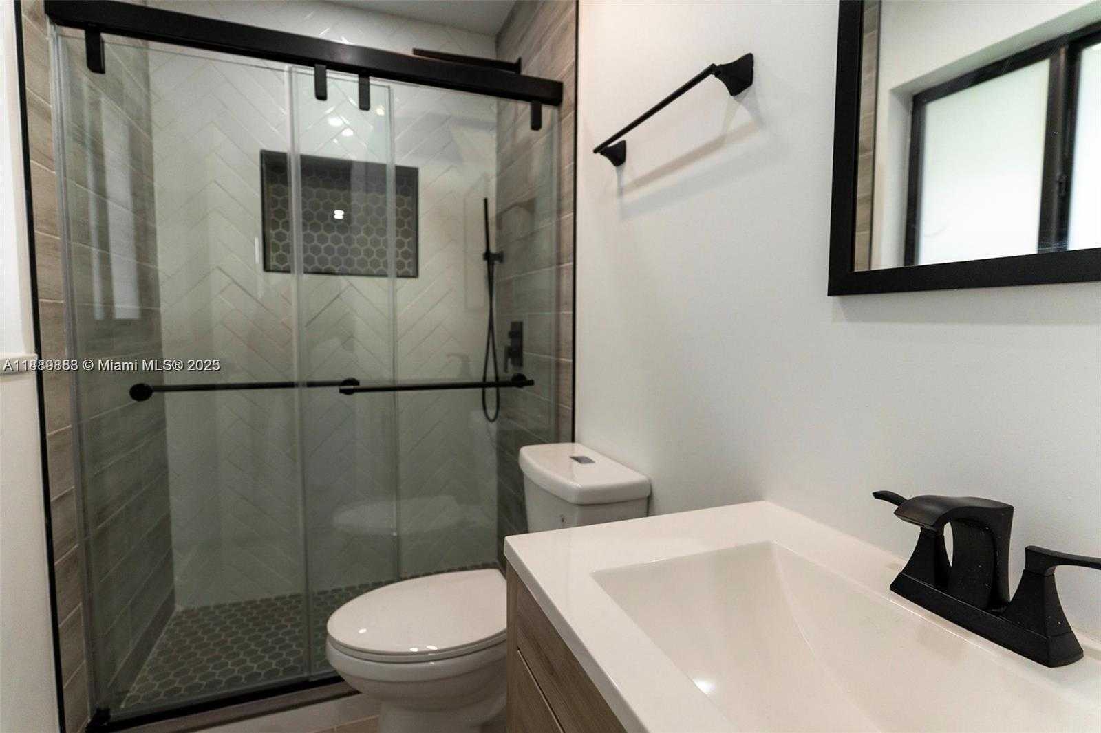 Small Image of 12920 SOUTH WEST 81 ST, Miami Number 7