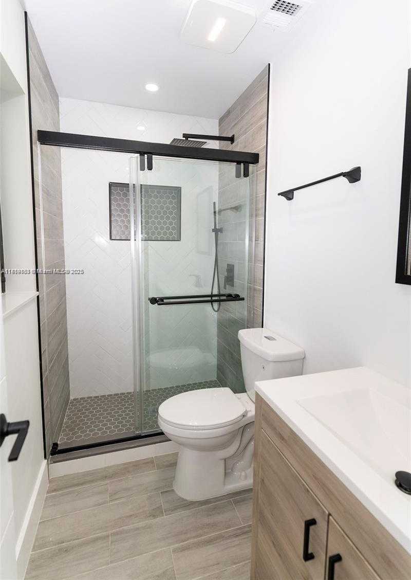 Small Image of 12920 SOUTH WEST 81 ST, Miami Number 8