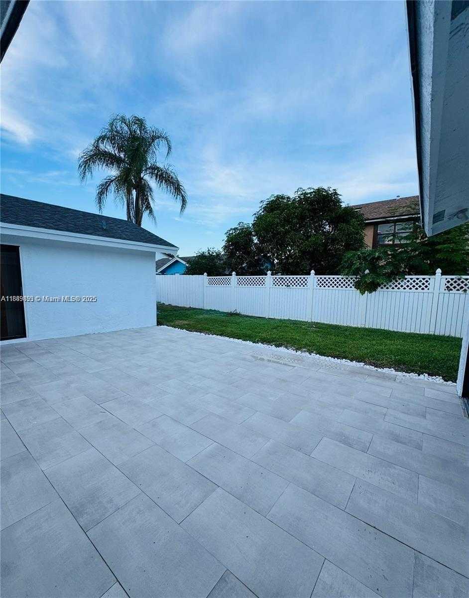 Small Image of 4950 NORTH WEST 72ND TER, Lauderhill Number 34