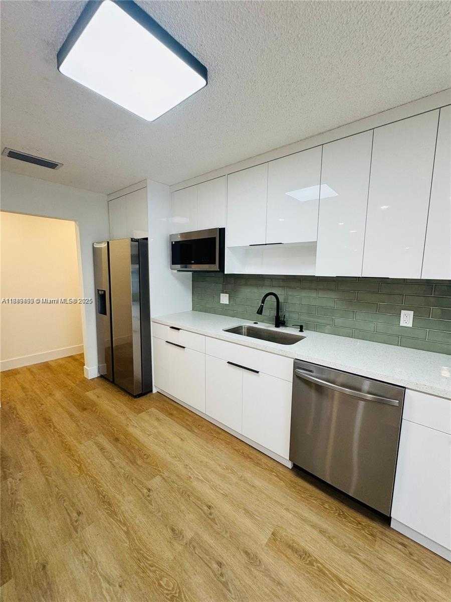 Small Image of 4950 NORTH WEST 72ND TER, Lauderhill Number 6