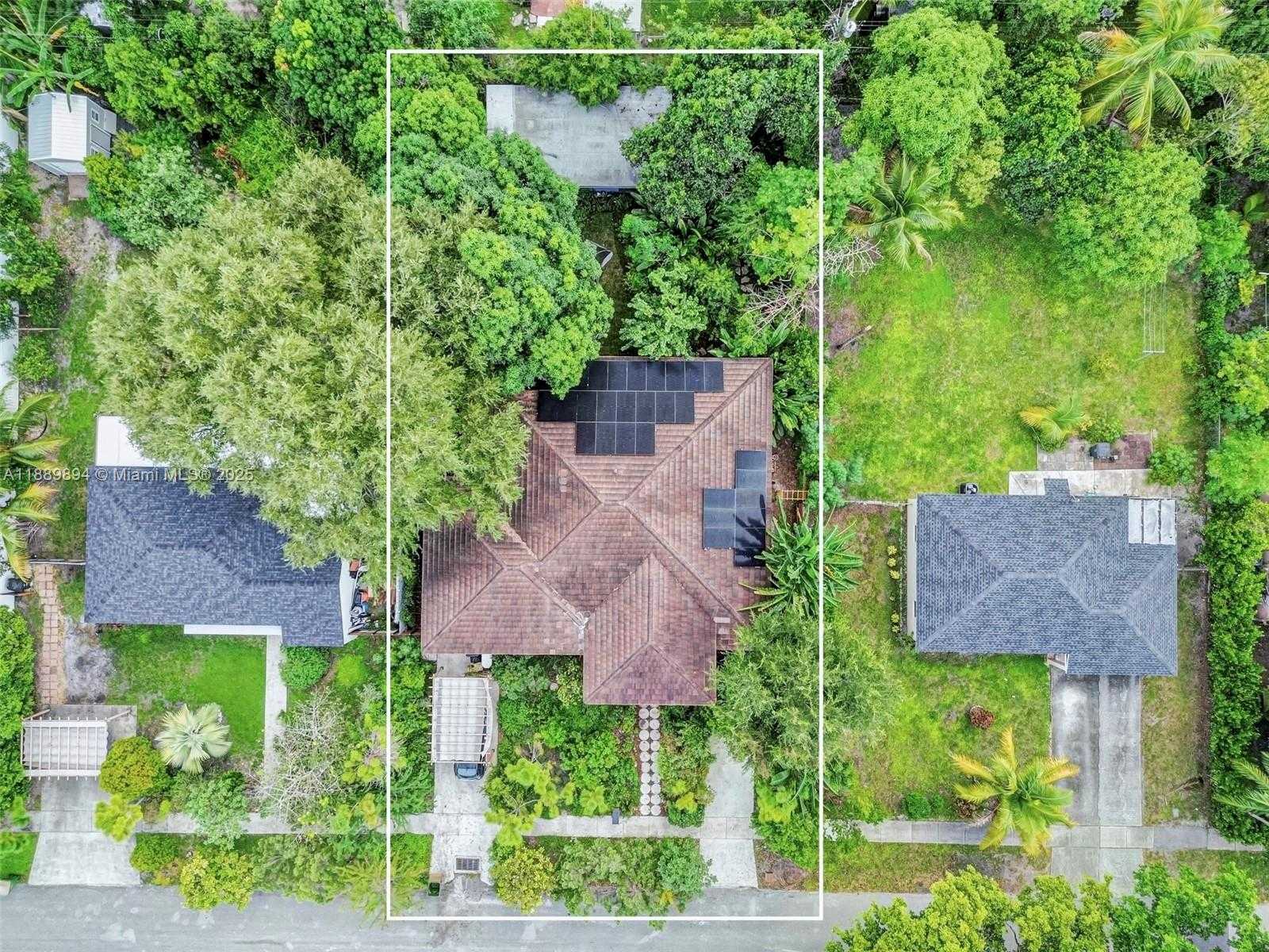 Small Image of 1320 NORTH EAST 138TH ST, North Miami Number 10