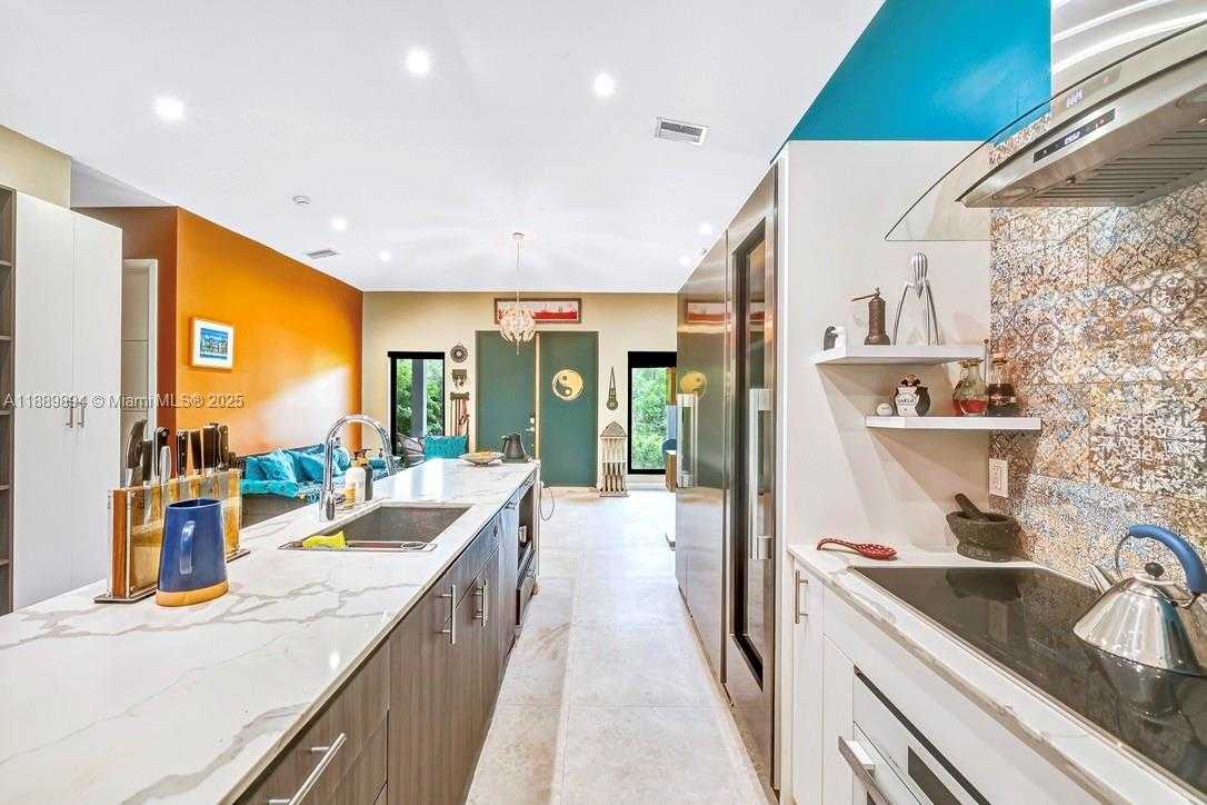 Small Image of 1320 NORTH EAST 138TH ST, North Miami Number 14