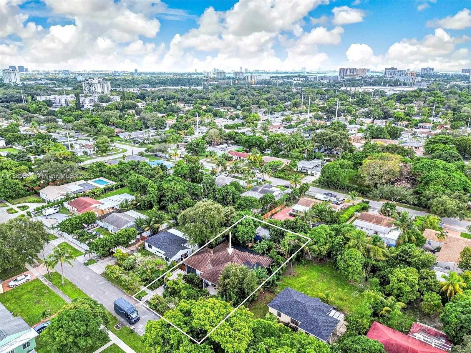 Small Image of 1320 NORTH EAST 138TH ST, North Miami Number 34