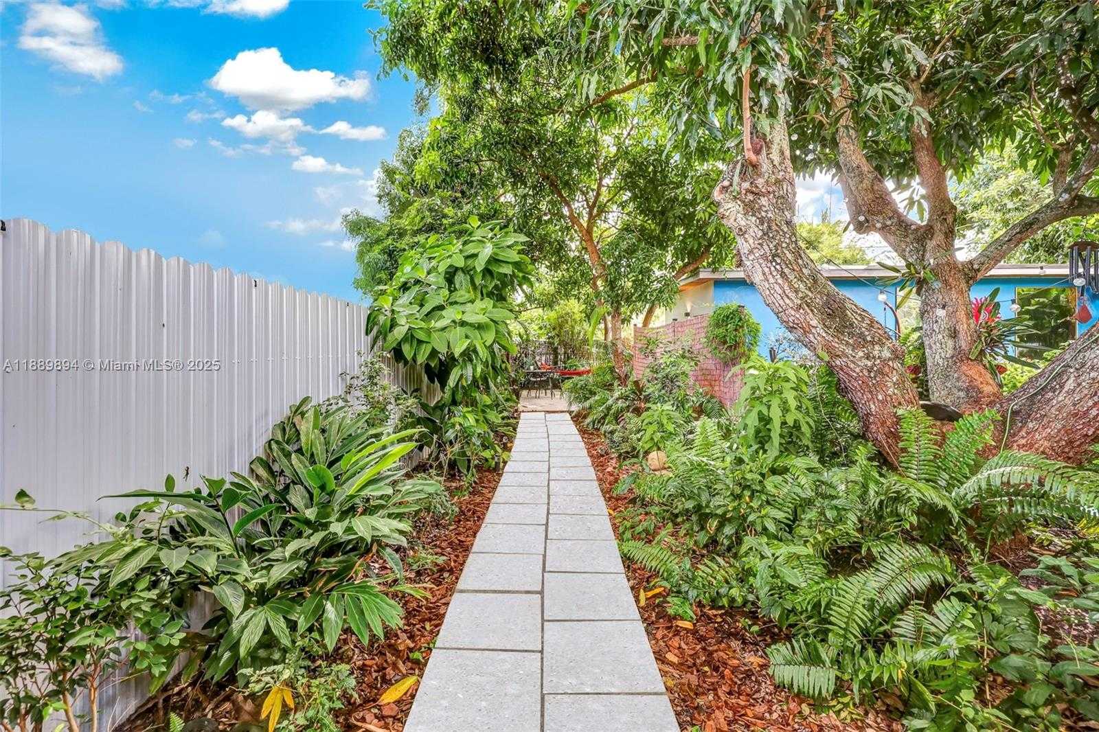 Small Image of 1320 NORTH EAST 138TH ST, North Miami Number 6