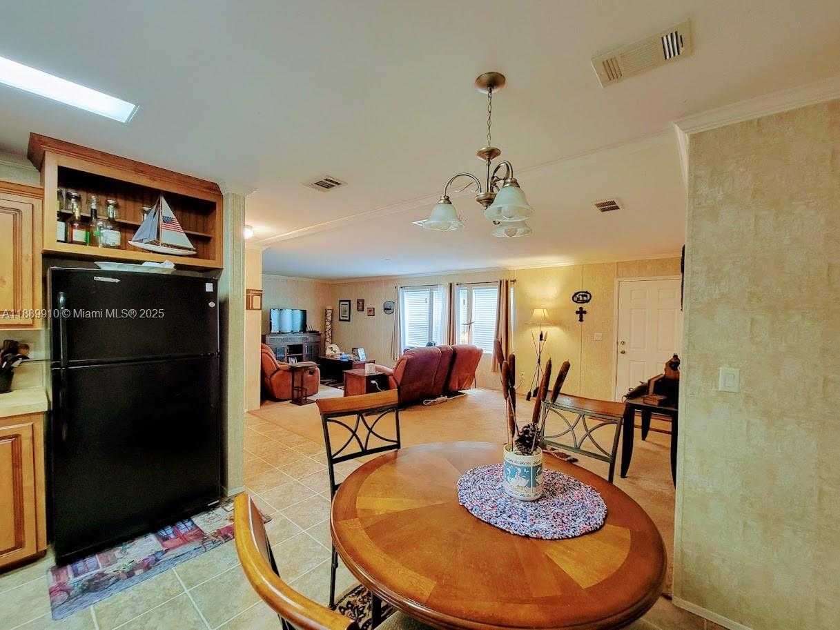 Small Image of 1001 HOMESTEAD AVENUE, Other City - In The State Of Florida Number 15
