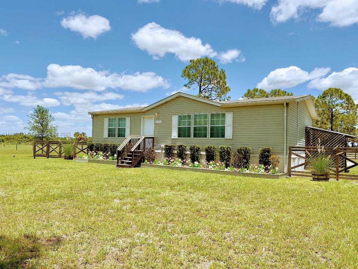Small Image of 1001 HOMESTEAD AVENUE, Other City - In The State Of Florida Number 2