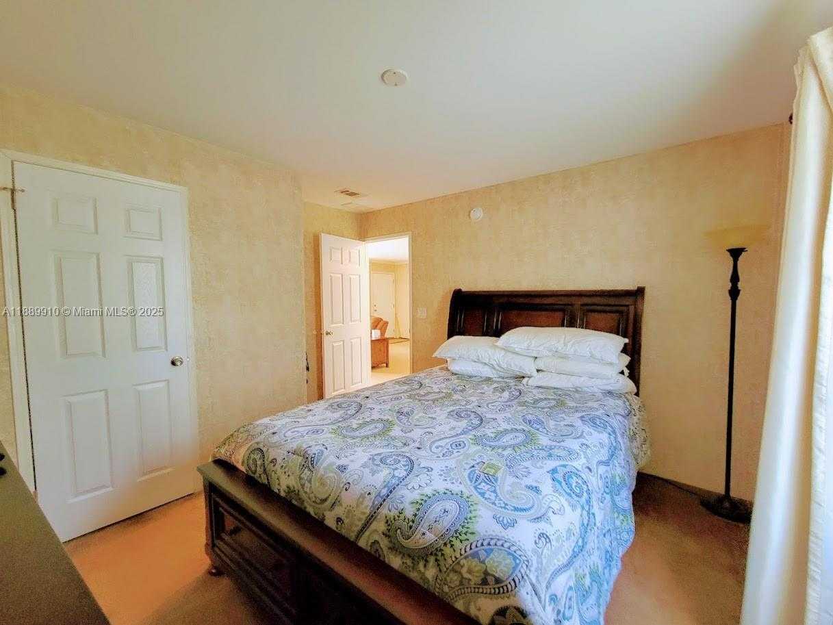 Small Image of 1001 HOMESTEAD AVENUE, Other City - In The State Of Florida Number 21
