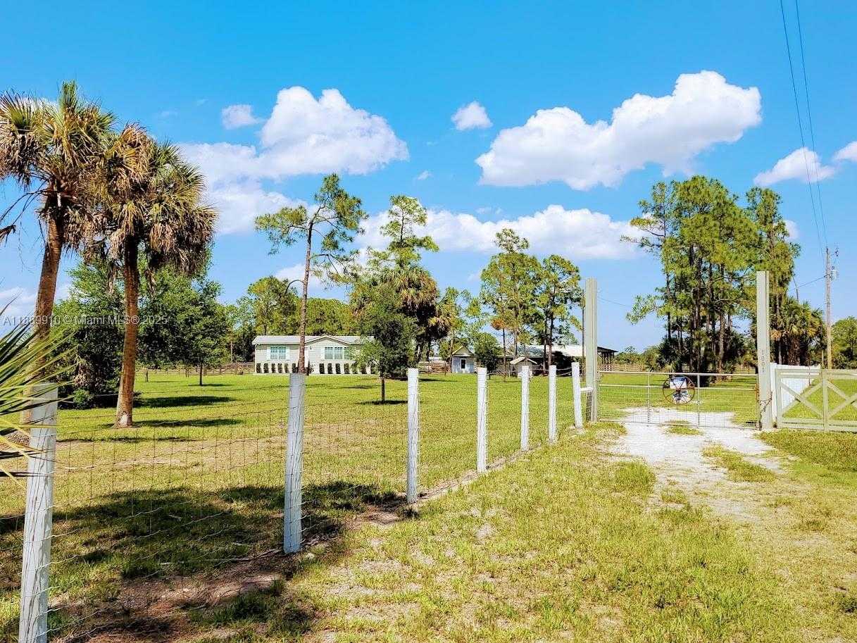 Small Image of 1001 HOMESTEAD AVENUE, Other City - In The State Of Florida Number 3