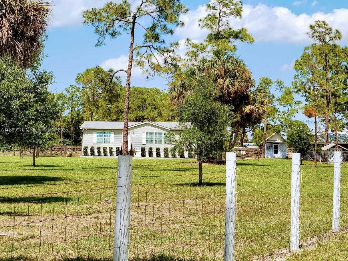 Small Image of 1001 HOMESTEAD AVENUE, Other City - In The State Of Florida Number 4