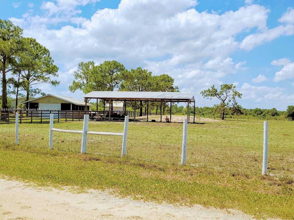 Small Image of 1001 HOMESTEAD AVENUE, Other City - In The State Of Florida Number 7