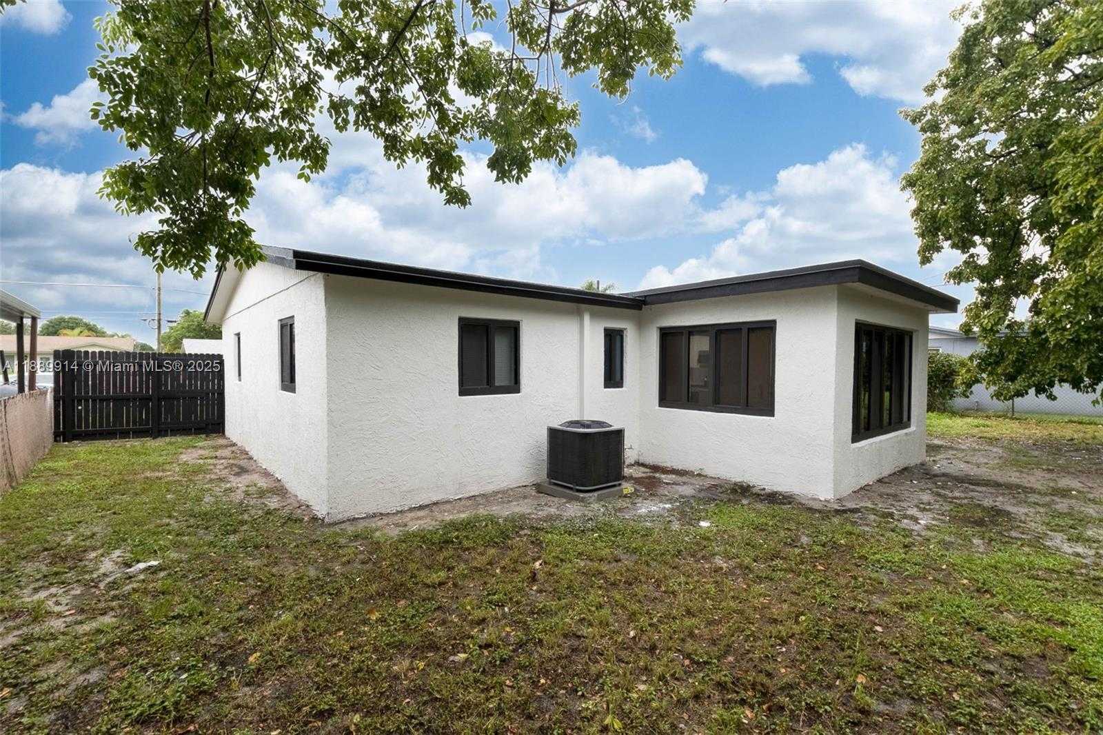 Small Image of 3271 NORTH WEST 18TH ST, Lauderhill Number 21