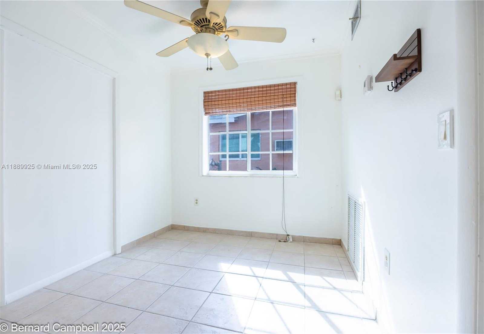 Small Image of 6612 DAHLIA DR, Miramar Number 12