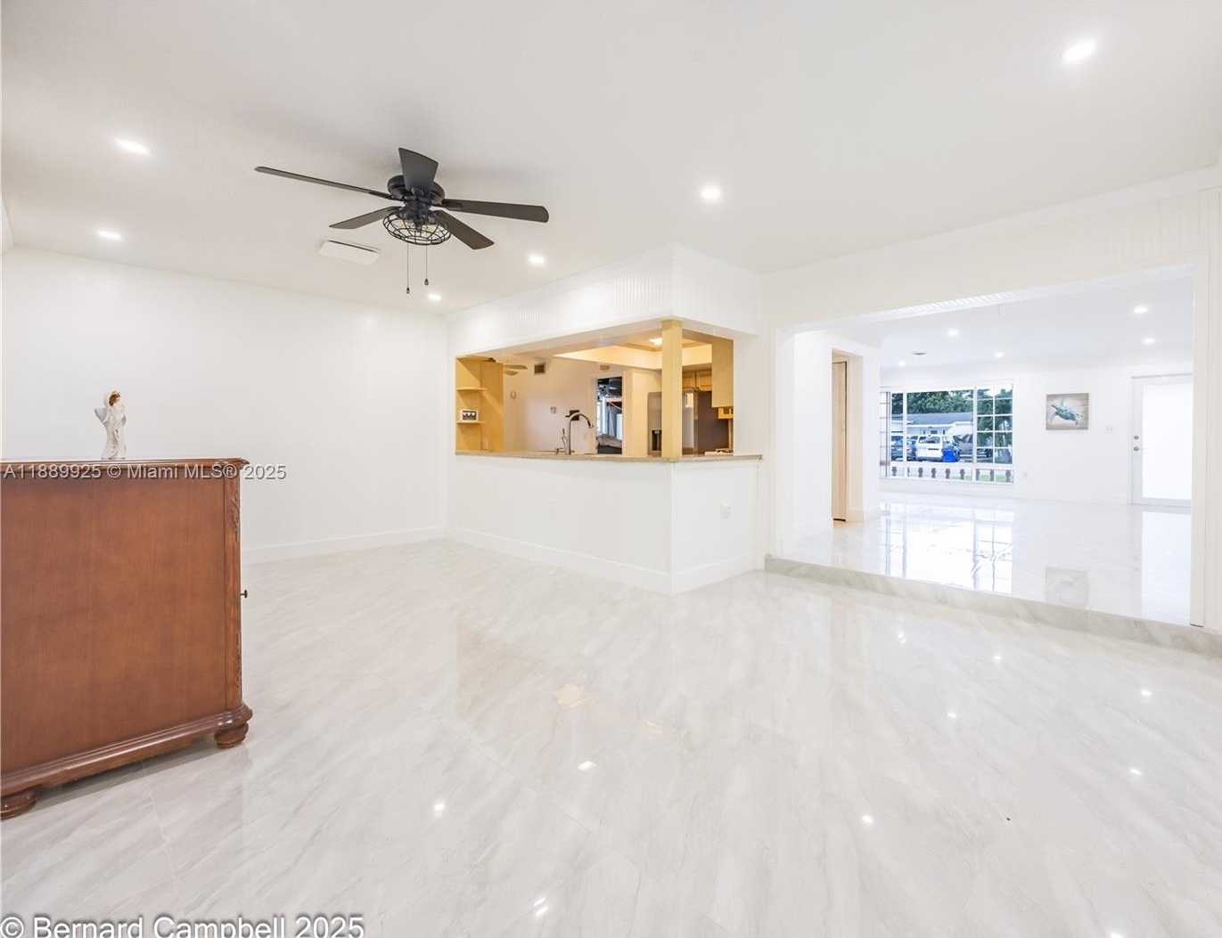 Small Image of 6612 DAHLIA DR, Miramar Number 14