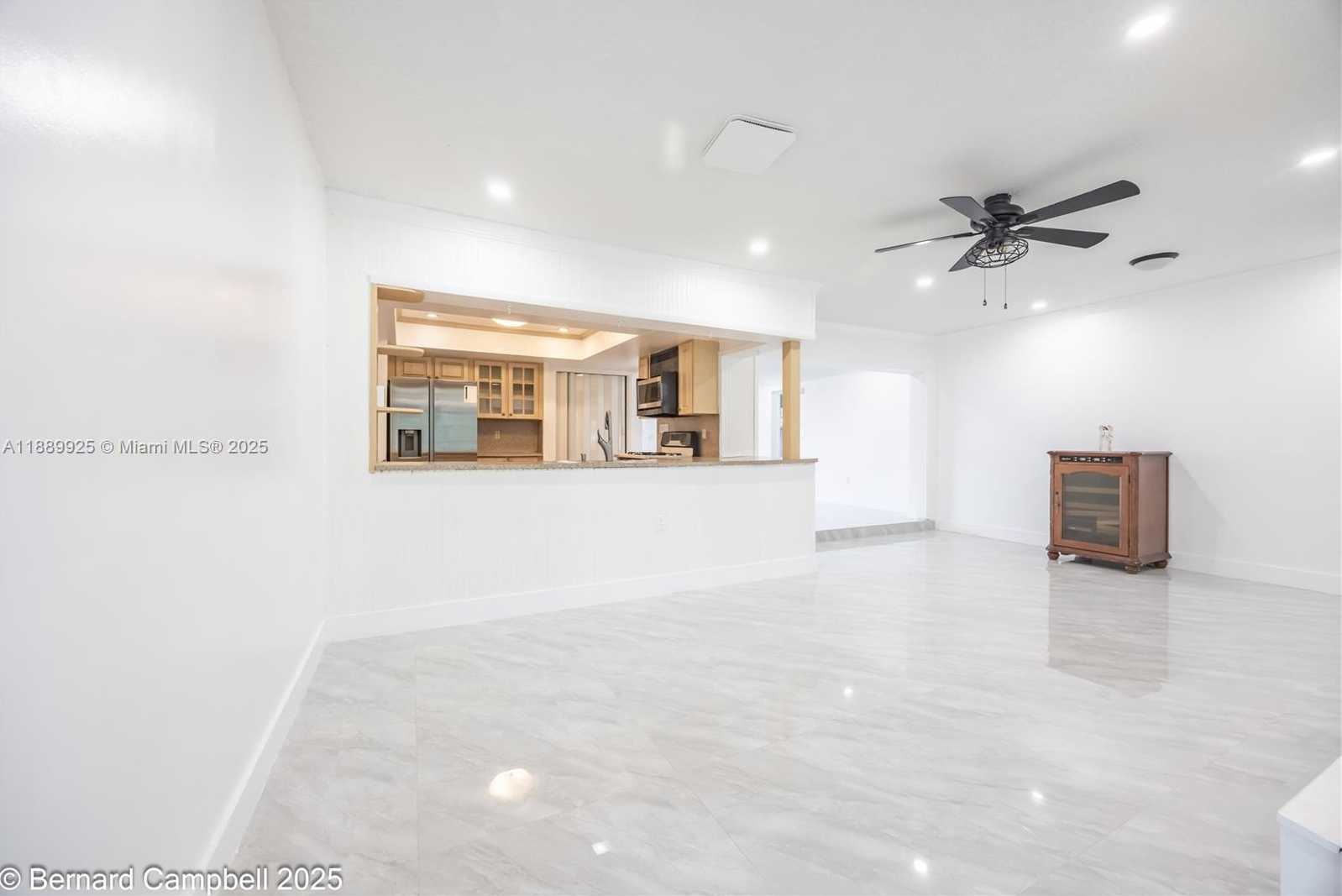Small Image of 6612 DAHLIA DR, Miramar Number 16