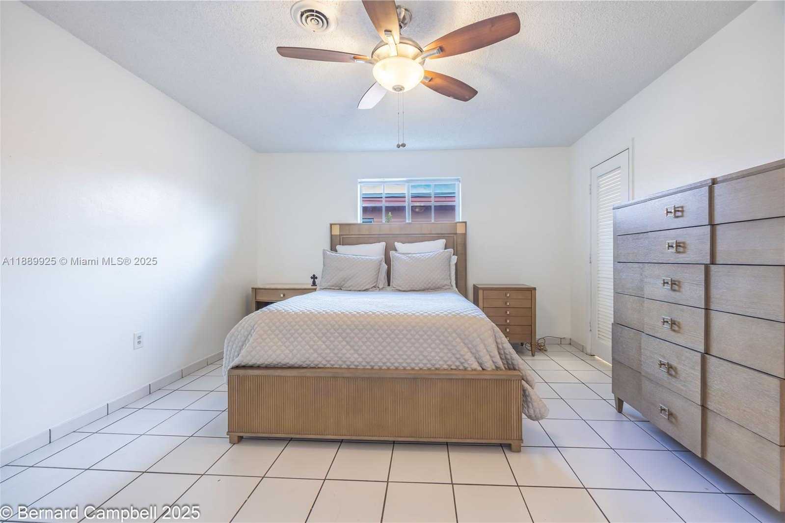 Small Image of 6612 DAHLIA DR, Miramar Number 19