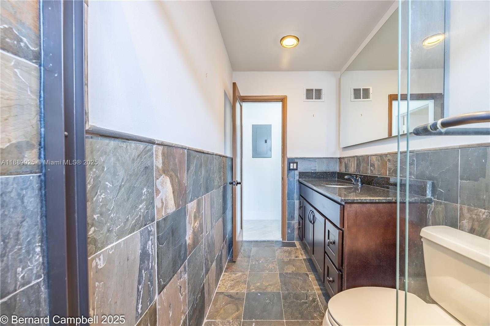 Small Image of 6612 DAHLIA DR, Miramar Number 26