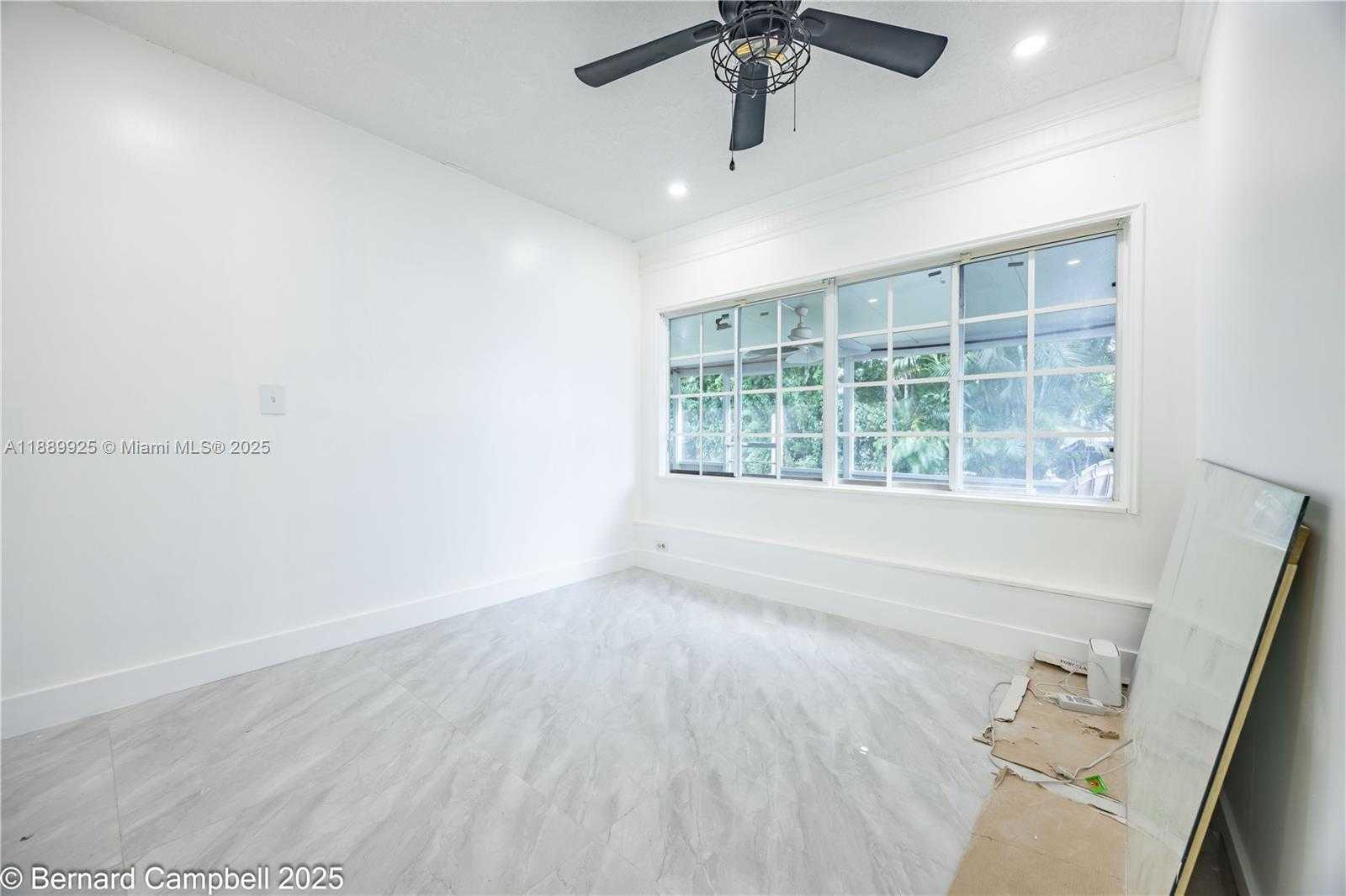 Small Image of 6612 DAHLIA DR, Miramar Number 27