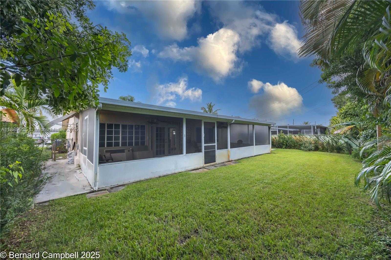 Small Image of 6612 DAHLIA DR, Miramar Number 30