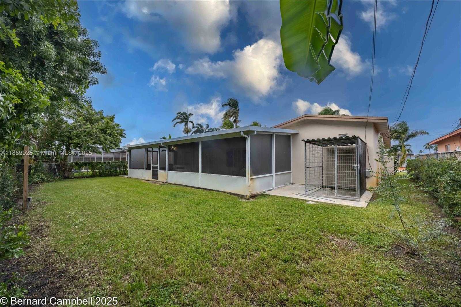 Small Image of 6612 DAHLIA DR, Miramar Number 31