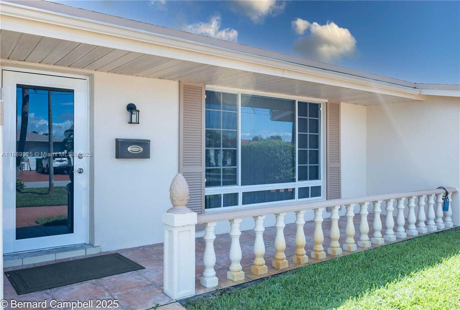 Small Image of 6612 DAHLIA DR, Miramar Number 35
