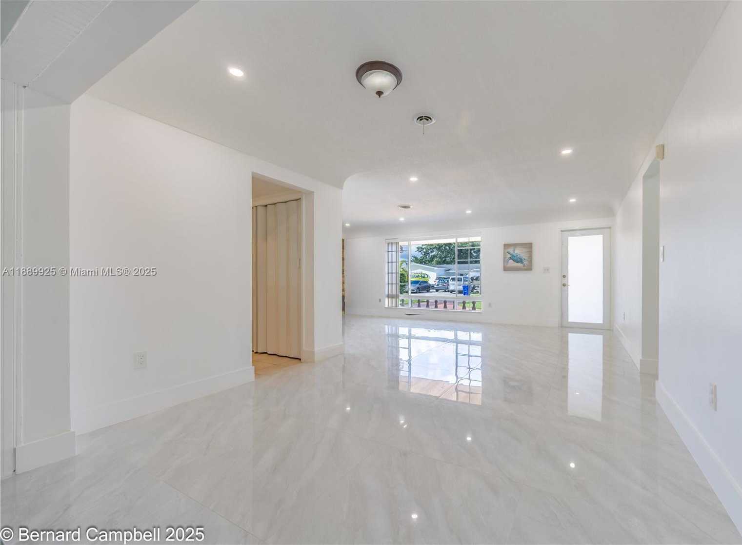 Small Image of 6612 DAHLIA DR, Miramar Number 6