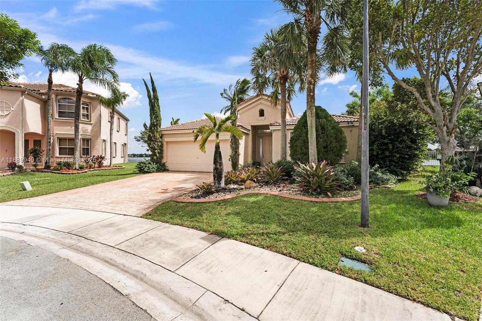Small Image of 17018 SOUTH WEST 52ND CT, Miramar Number 3