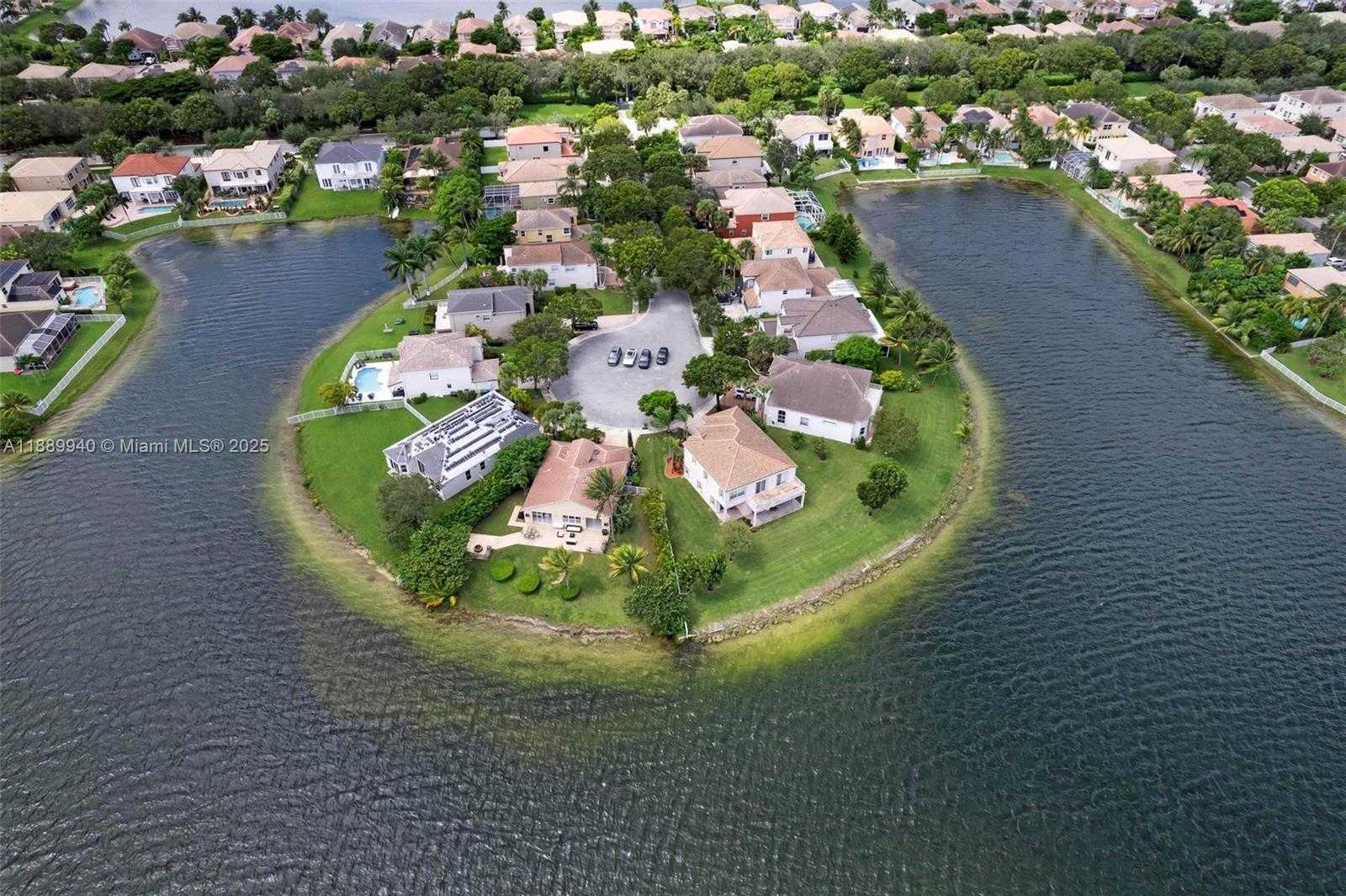 Small Image of 17018 SOUTH WEST 52ND CT, Miramar Number 44