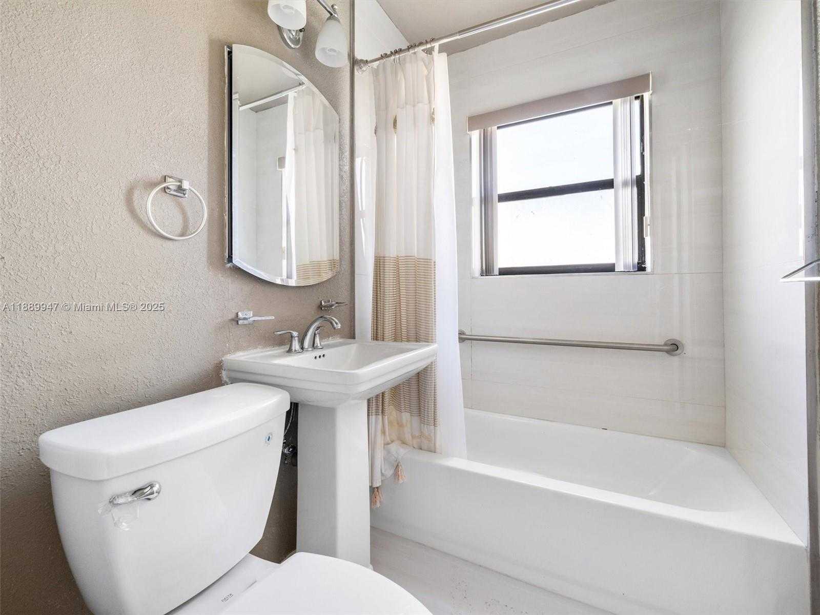 Small Image of 16815 NORTH WEST 38TH CT, Miami Gardens Number 7