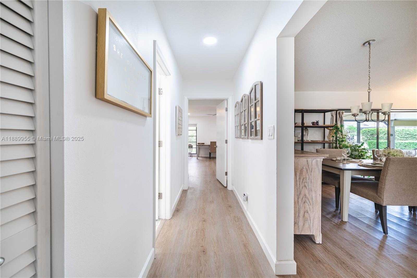 Small Image of 7747 CLOVERFIELD CIR, Boca Raton Number 13