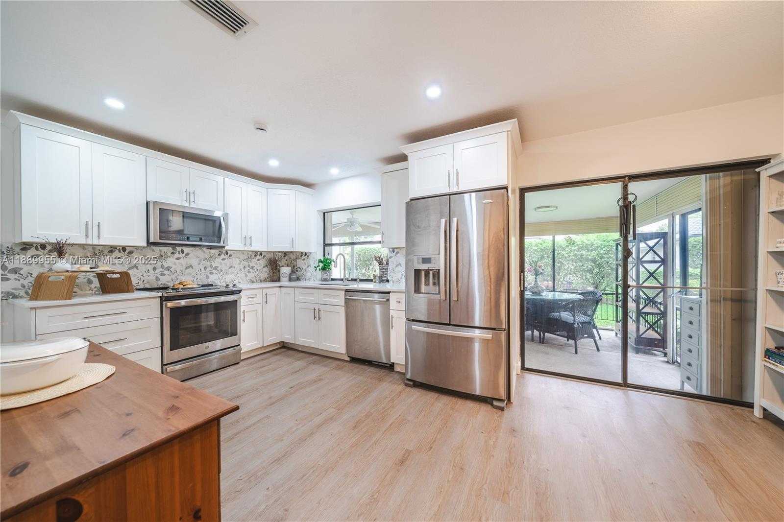 Small Image of 7747 CLOVERFIELD CIR, Boca Raton Number 24