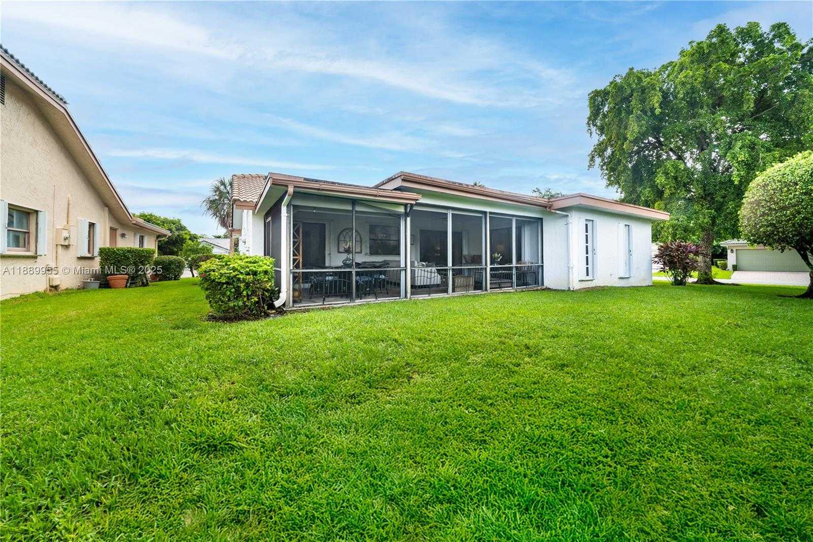 Small Image of 7747 CLOVERFIELD CIR, Boca Raton Number 30