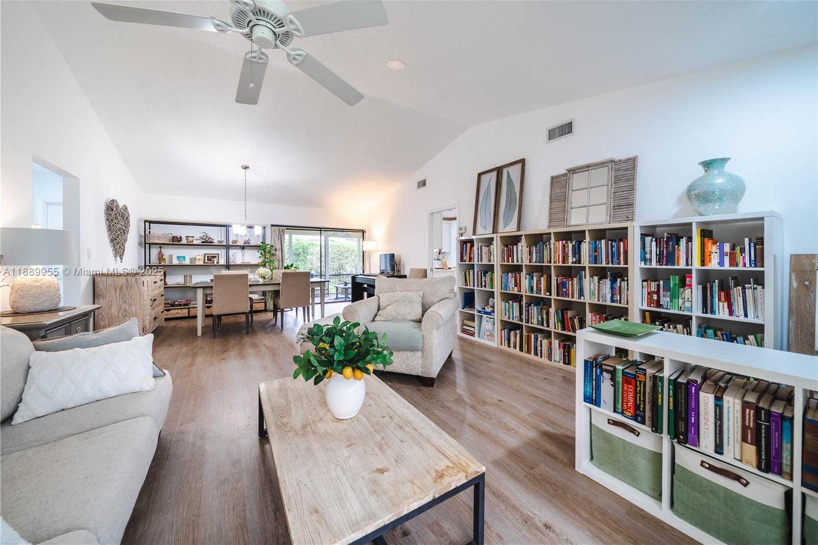 Small Image of 7747 CLOVERFIELD CIR, Boca Raton Number 4