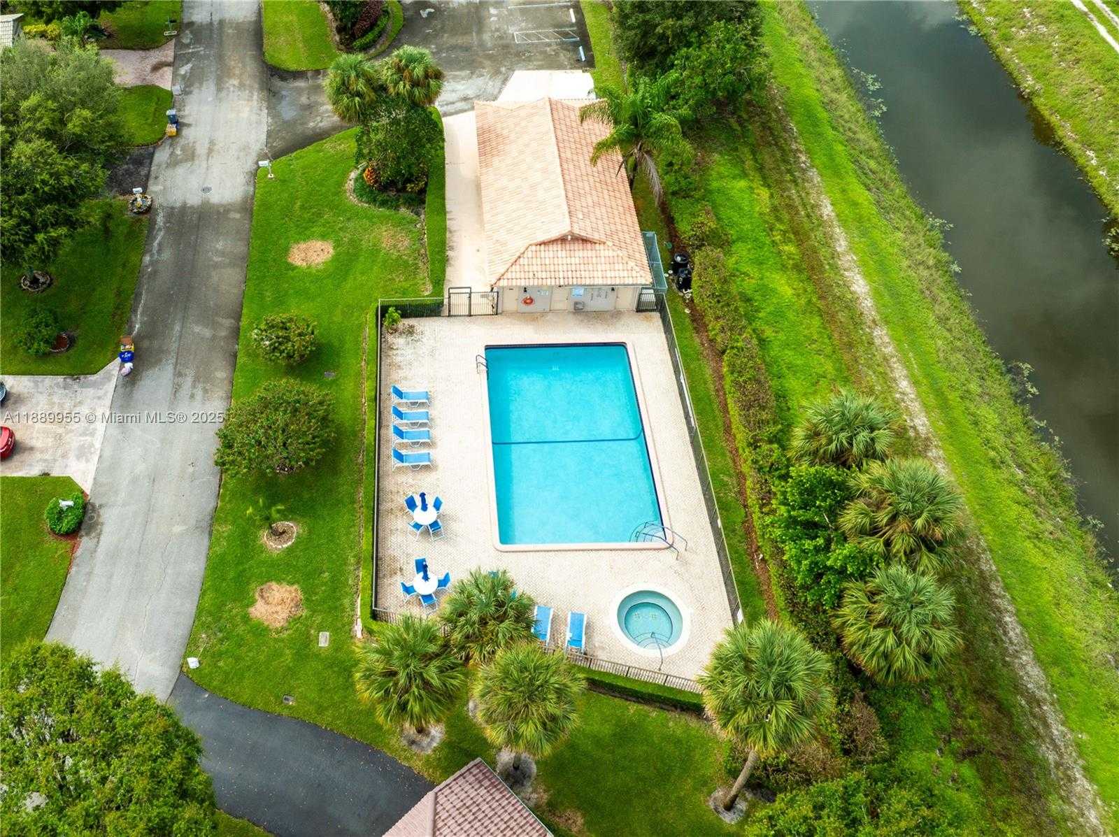 Small Image of 7747 CLOVERFIELD CIR, Boca Raton Number 43